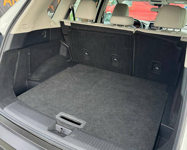 Белый Ниссан Rogue, объемом двигателя 2.5 л и пробегом 85 тыс. км за 20500 $, фото 22 на Automoto.ua