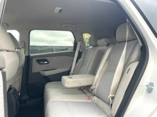 Белый Ниссан Rogue, объемом двигателя 2.5 л и пробегом 16 тыс. км за 14000 $, фото 10 на Automoto.ua