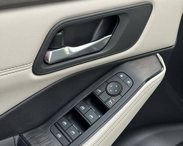 Белый Ниссан Rogue, объемом двигателя 2.5 л и пробегом 85 тыс. км за 20500 $, фото 16 на Automoto.ua