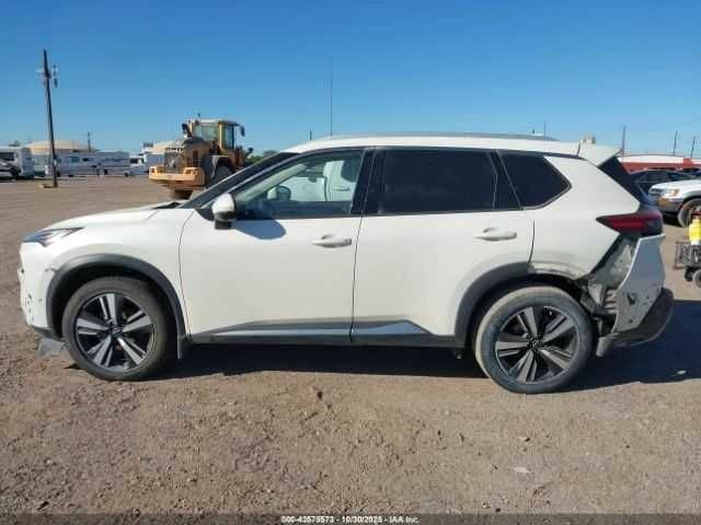 Белый Ниссан Rogue, объемом двигателя 1.5 л и пробегом 80 тыс. км за 16000 $, фото 13 на Automoto.ua