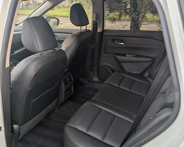 Білий Ніссан Rogue, об'ємом двигуна 1.5 л та пробігом 44 тис. км за 21500 $, фото 16 на Automoto.ua