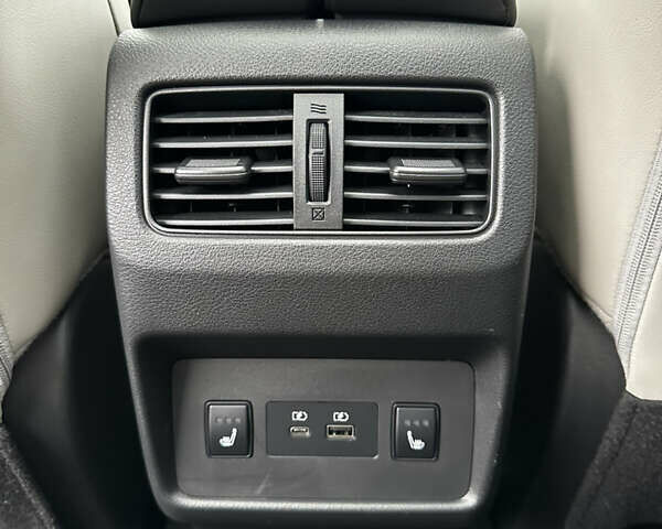 Белый Ниссан Rogue, объемом двигателя 1.5 л и пробегом 56 тыс. км за 23500 $, фото 28 на Automoto.ua