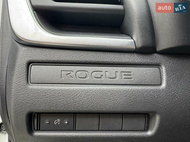 Белый Ниссан Rogue, объемом двигателя 2.49 л и пробегом 61 тыс. км за 20600 $, фото 56 на Automoto.ua