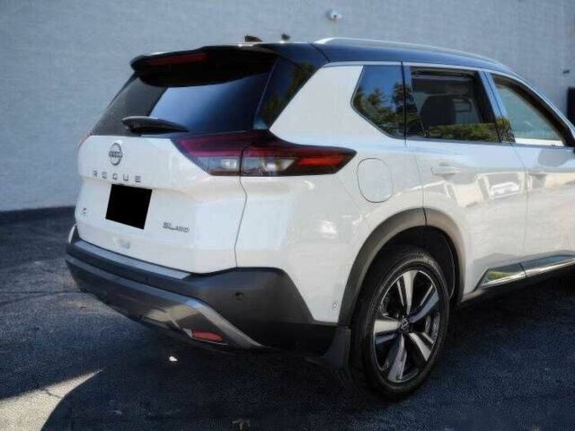 Белый Ниссан Rogue, объемом двигателя 1.5 л и пробегом 35 тыс. км за 12500 $, фото 6 на Automoto.ua