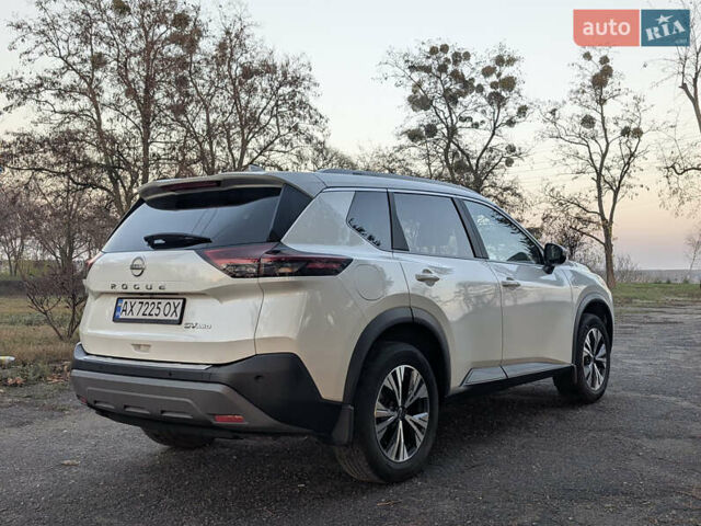 Білий Ніссан Rogue, об'ємом двигуна 1.5 л та пробігом 44 тис. км за 21500 $, фото 4 на Automoto.ua