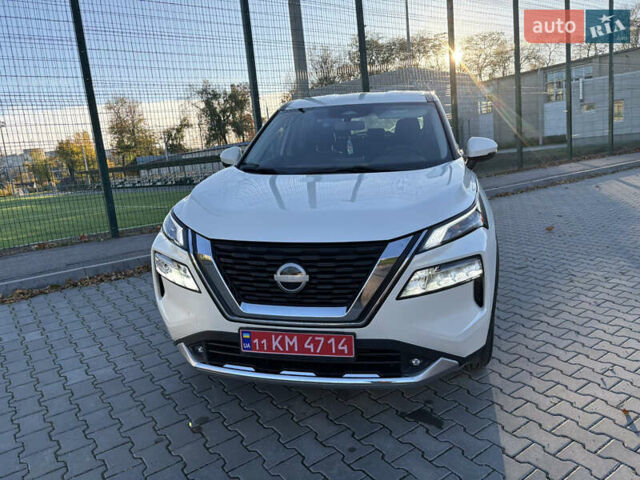 Белый Ниссан Rogue, объемом двигателя 1.5 л и пробегом 36 тыс. км за 20500 $, фото 6 на Automoto.ua