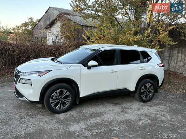 Белый Ниссан Rogue, объемом двигателя 1.5 л и пробегом 36 тыс. км за 20500 $, фото 4 на Automoto.ua