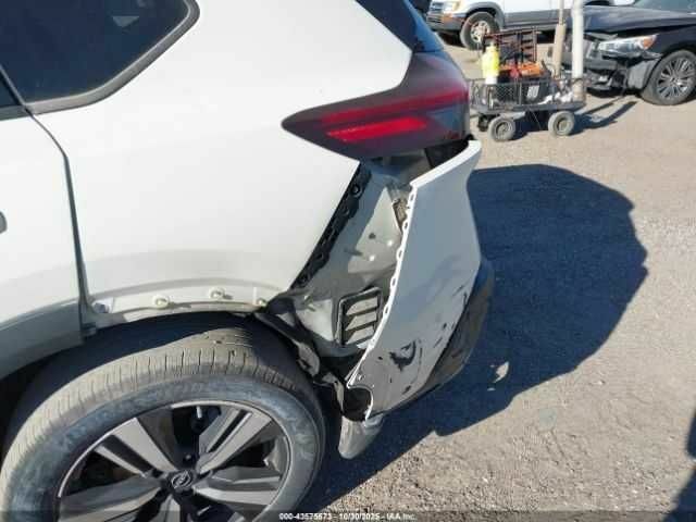 Белый Ниссан Rogue, объемом двигателя 1.5 л и пробегом 80 тыс. км за 16000 $, фото 16 на Automoto.ua