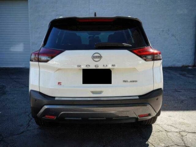 Белый Ниссан Rogue, объемом двигателя 1.5 л и пробегом 35 тыс. км за 12500 $, фото 5 на Automoto.ua