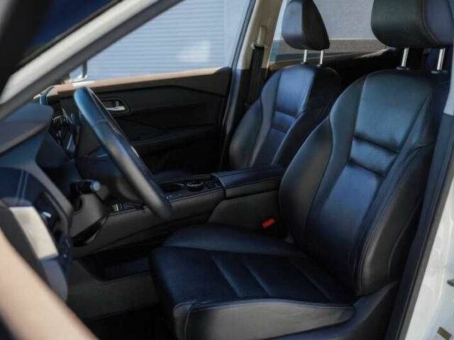 Белый Ниссан Rogue, объемом двигателя 1.5 л и пробегом 35 тыс. км за 12500 $, фото 11 на Automoto.ua