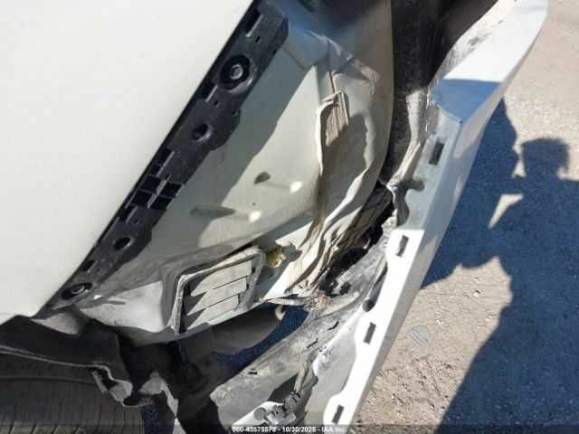 Белый Ниссан Rogue, объемом двигателя 1.5 л и пробегом 80 тыс. км за 16000 $, фото 17 на Automoto.ua