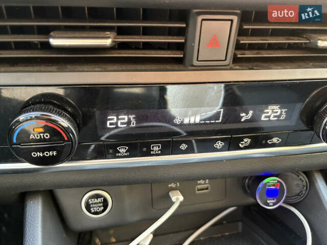 Белый Ниссан Rogue, объемом двигателя 1.5 л и пробегом 36 тыс. км за 20500 $, фото 31 на Automoto.ua