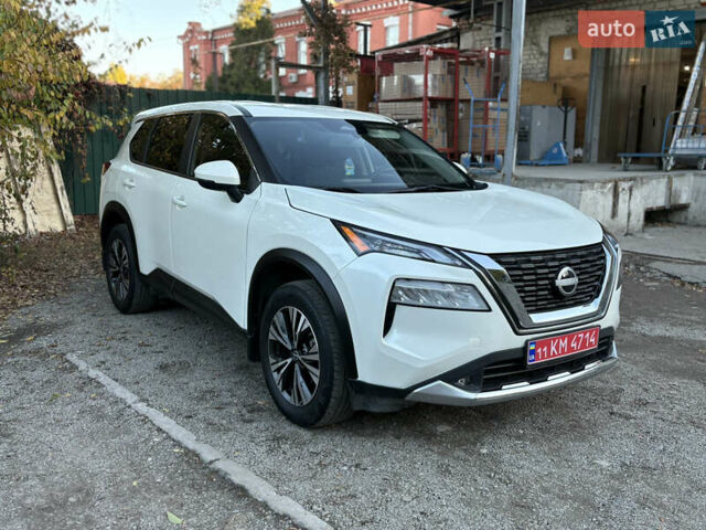 Белый Ниссан Rogue, объемом двигателя 1.5 л и пробегом 36 тыс. км за 20500 $, фото 2 на Automoto.ua