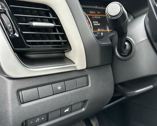 Белый Ниссан Rogue, объемом двигателя 1.5 л и пробегом 56 тыс. км за 23500 $, фото 17 на Automoto.ua