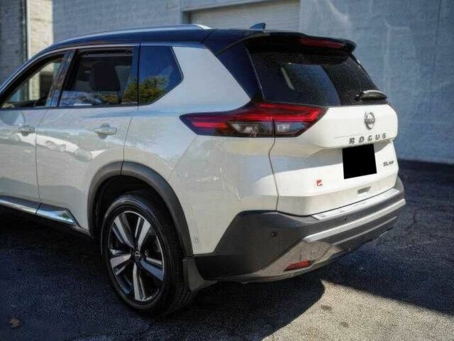 Белый Ниссан Rogue, объемом двигателя 1.5 л и пробегом 35 тыс. км за 12500 $, фото 4 на Automoto.ua