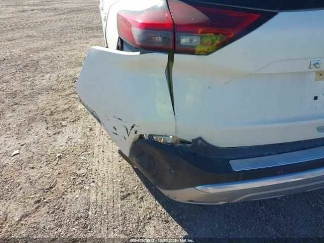 Белый Ниссан Rogue, объемом двигателя 1.5 л и пробегом 80 тыс. км за 16000 $, фото 18 на Automoto.ua