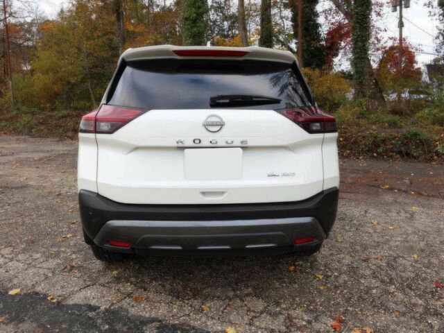 Белый Ниссан Rogue, объемом двигателя 1.5 л и пробегом 27 тыс. км за 20000 $, фото 6 на Automoto.ua