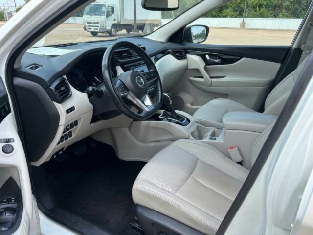 Белый Ниссан Rogue, объемом двигателя 2 л и пробегом 28 тыс. км за 7800 $, фото 9 на Automoto.ua