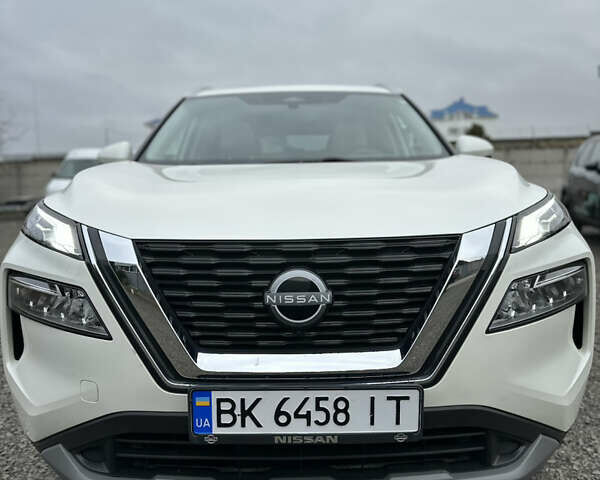 Белый Ниссан Rogue, объемом двигателя 1.5 л и пробегом 56 тыс. км за 23500 $, фото 6 на Automoto.ua