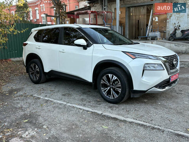Белый Ниссан Rogue, объемом двигателя 1.5 л и пробегом 36 тыс. км за 20500 $, фото 3 на Automoto.ua