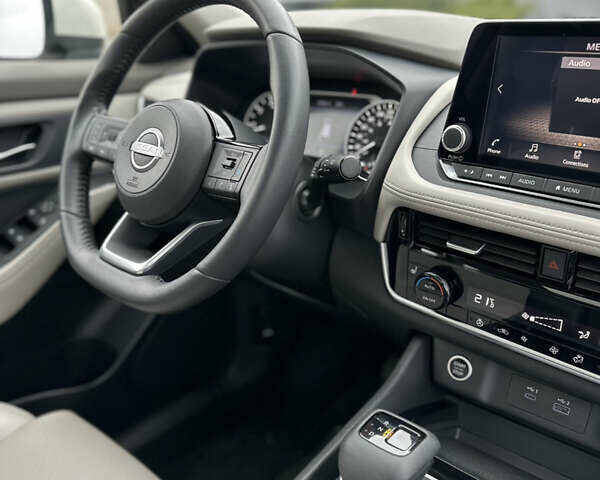 Белый Ниссан Rogue, объемом двигателя 1.5 л и пробегом 56 тыс. км за 23500 $, фото 25 на Automoto.ua