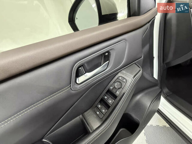 Белый Ниссан Rogue, объемом двигателя 1.5 л и пробегом 39 тыс. км за 21999 $, фото 38 на Automoto.ua