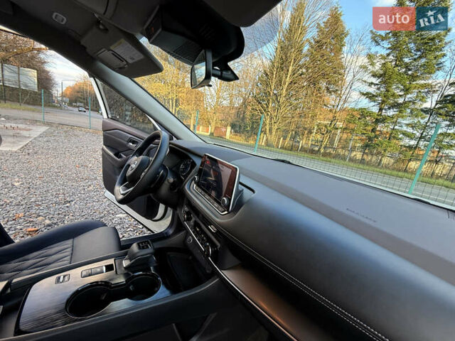 Белый Ниссан Rogue, объемом двигателя 1.5 л и пробегом 39 тыс. км за 21999 $, фото 40 на Automoto.ua