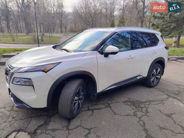 Білий Ніссан Rogue, об'ємом двигуна 1.5 л та пробігом 33 тис. км за 23800 $, фото 3 на Automoto.ua