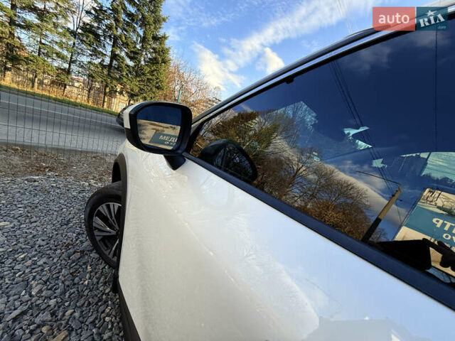 Белый Ниссан Rogue, объемом двигателя 1.5 л и пробегом 39 тыс. км за 21999 $, фото 25 на Automoto.ua