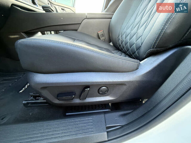 Белый Ниссан Rogue, объемом двигателя 1.5 л и пробегом 39 тыс. км за 21999 $, фото 63 на Automoto.ua