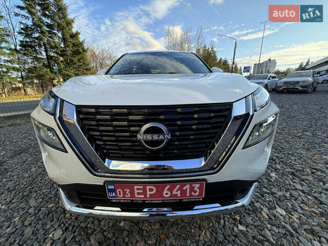 Белый Ниссан Rogue, объемом двигателя 1.5 л и пробегом 39 тыс. км за 21999 $, фото 3 на Automoto.ua