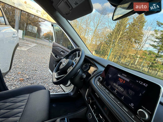 Белый Ниссан Rogue, объемом двигателя 1.5 л и пробегом 39 тыс. км за 21999 $, фото 45 на Automoto.ua