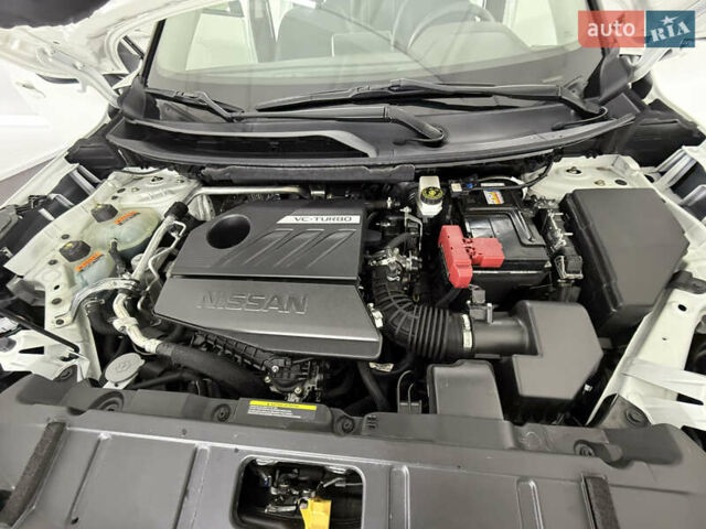 Белый Ниссан Rogue, объемом двигателя 1.5 л и пробегом 39 тыс. км за 21999 $, фото 63 на Automoto.ua