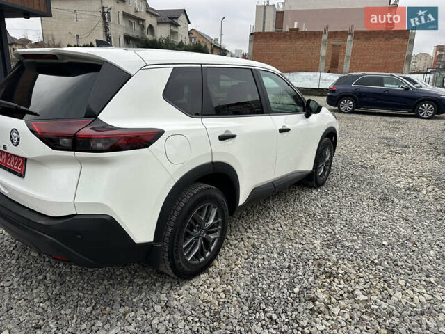 Білий Ніссан Rogue, об'ємом двигуна 1.5 л та пробігом 92 тис. км за 18900 $, фото 5 на Automoto.ua