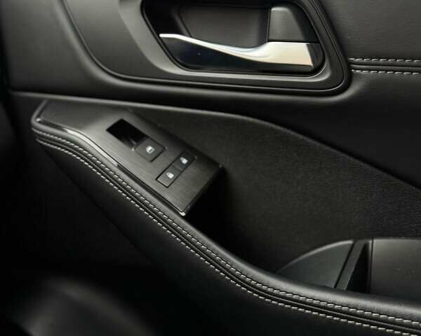 Белый Ниссан Rogue, объемом двигателя 1.5 л и пробегом 71 тыс. км за 25000 $, фото 45 на Automoto.ua