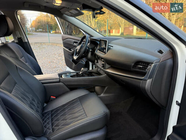 Белый Ниссан Rogue, объемом двигателя 1.5 л и пробегом 39 тыс. км за 21999 $, фото 26 на Automoto.ua