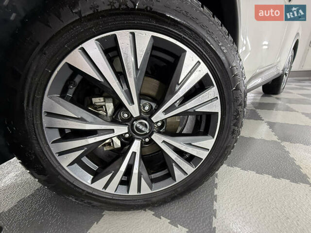 Белый Ниссан Rogue, объемом двигателя 1.5 л и пробегом 39 тыс. км за 21999 $, фото 91 на Automoto.ua