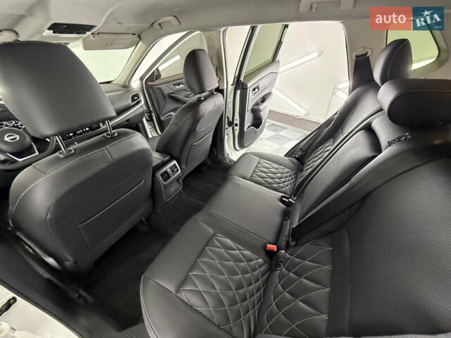 Белый Ниссан Rogue, объемом двигателя 1.5 л и пробегом 39 тыс. км за 21999 $, фото 46 на Automoto.ua