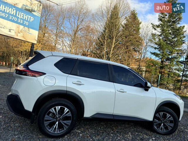 Белый Ниссан Rogue, объемом двигателя 1.5 л и пробегом 39 тыс. км за 21999 $, фото 17 на Automoto.ua