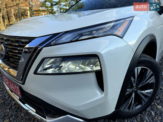 Белый Ниссан Rogue, объемом двигателя 1.5 л и пробегом 39 тыс. км за 21999 $, фото 84 на Automoto.ua