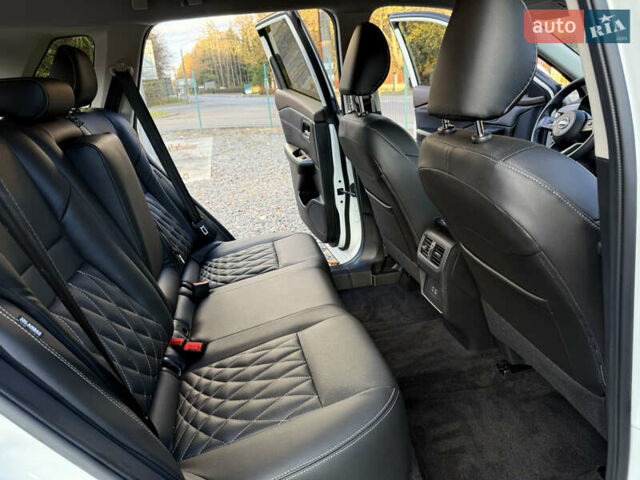 Белый Ниссан Rogue, объемом двигателя 1.5 л и пробегом 39 тыс. км за 21999 $, фото 34 на Automoto.ua