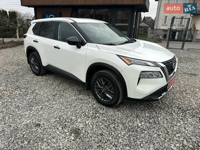 Білий Ніссан Rogue, об'ємом двигуна 1.5 л та пробігом 92 тис. км за 18900 $, фото 3 на Automoto.ua