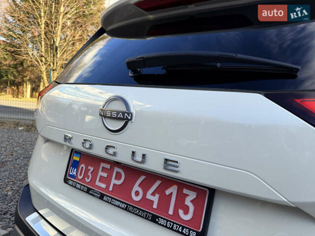 Белый Ниссан Rogue, объемом двигателя 1.5 л и пробегом 39 тыс. км за 21999 $, фото 114 на Automoto.ua
