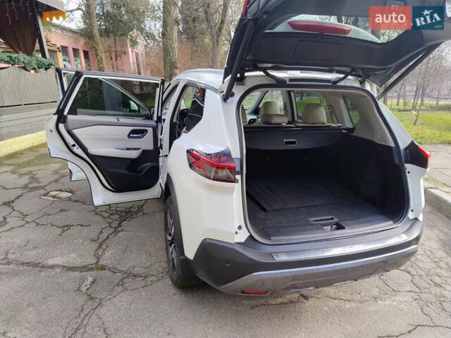 Білий Ніссан Rogue, об'ємом двигуна 1.5 л та пробігом 33 тис. км за 23800 $, фото 11 на Automoto.ua