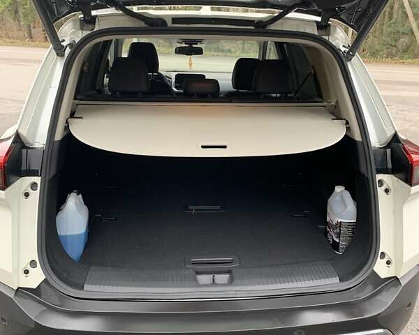 Белый Ниссан Rogue, объемом двигателя 1.5 л и пробегом 11 тыс. км за 27200 $, фото 17 на Automoto.ua