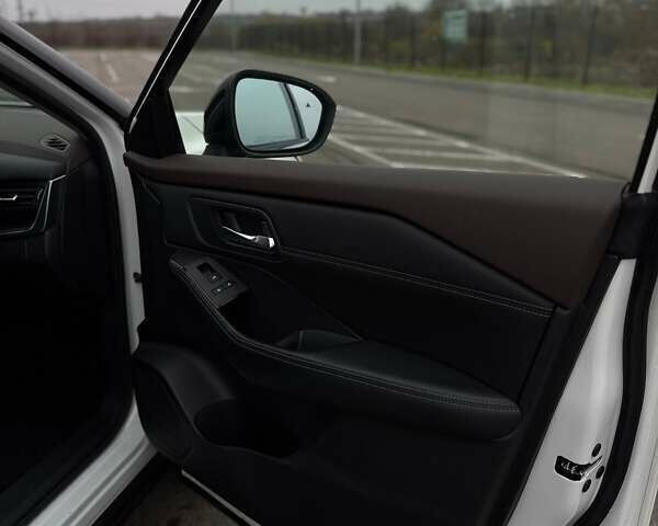 Белый Ниссан Rogue, объемом двигателя 1.5 л и пробегом 71 тыс. км за 25000 $, фото 22 на Automoto.ua