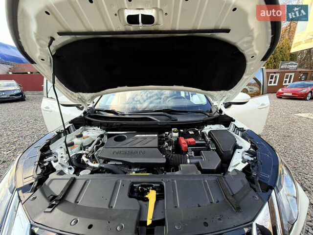 Белый Ниссан Rogue, объемом двигателя 1.5 л и пробегом 39 тыс. км за 21999 $, фото 81 на Automoto.ua