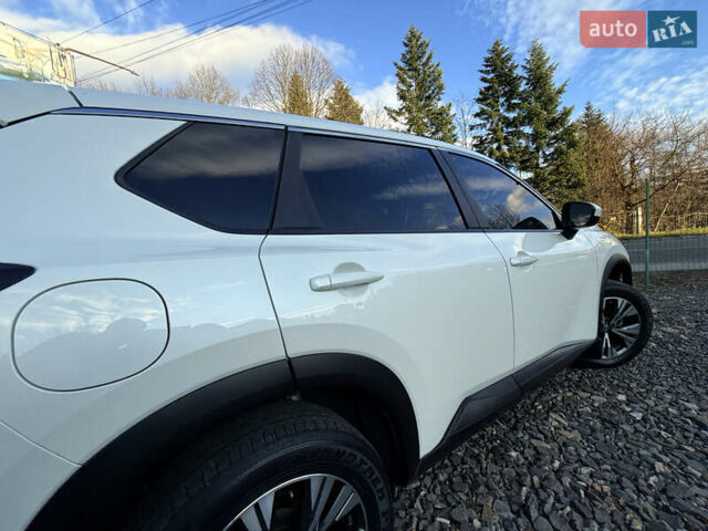 Белый Ниссан Rogue, объемом двигателя 1.5 л и пробегом 39 тыс. км за 21999 $, фото 111 на Automoto.ua