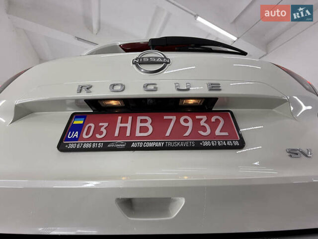 Белый Ниссан Rogue, объемом двигателя 1.5 л и пробегом 39 тыс. км за 21999 $, фото 98 на Automoto.ua