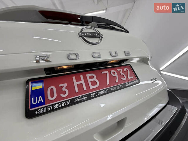 Белый Ниссан Rogue, объемом двигателя 1.5 л и пробегом 39 тыс. км за 21999 $, фото 103 на Automoto.ua